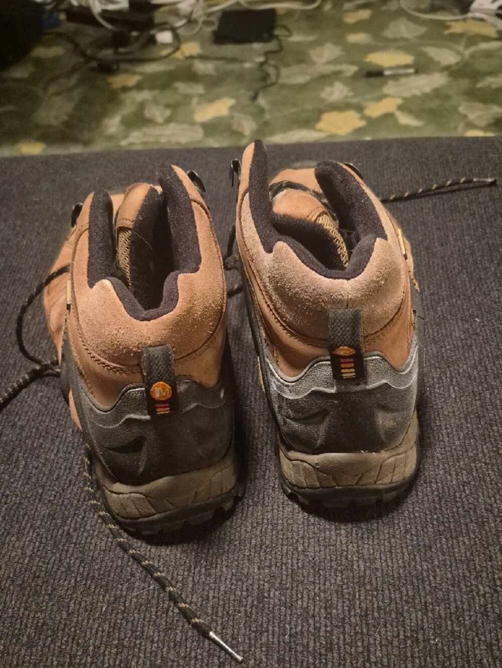 Merrell Men's Tan and Black Waterproof Hiking Boots - Picture 3 of 9